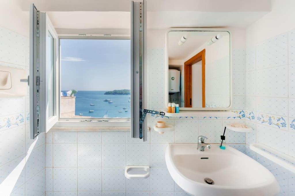 La Casa Di Nina A Corricella Apartment Procida Exterior photo